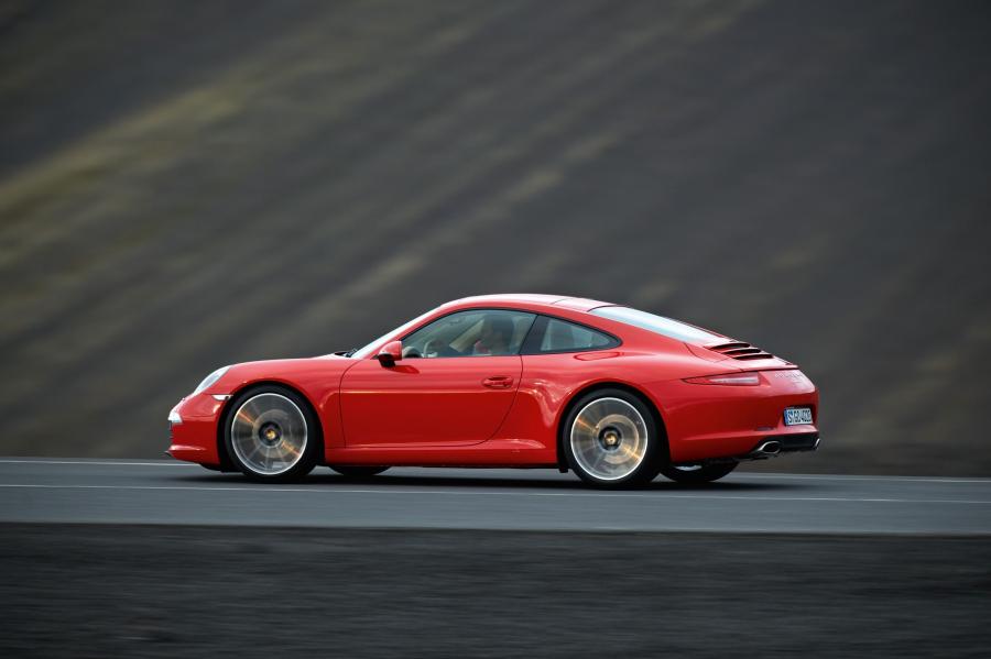  Porsche 911 Carrera 2011 года  (фото 24 из 47)